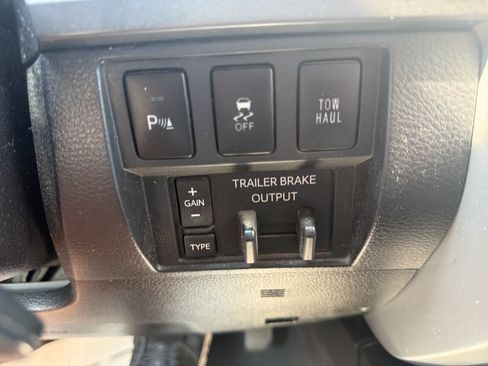 Used 2016 Toyota Tundra SR5 w/ TRD Off Road Package AWD/4WD image 27