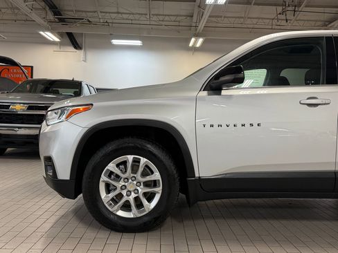 Used 2021 Chevrolet Traverse LS w/ LPO, Blackout Package image 7