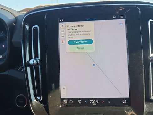 Certified 2025 Volvo XC40 B5 Plus image 32