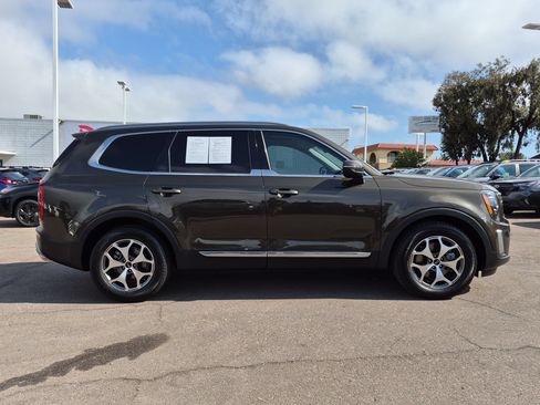 Used 2020 Kia Telluride EX AWD/4WD image 5