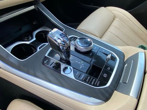 Used 2022 BMW X7 xDrive40i w/ M Sport Package AWD/4WD image 24