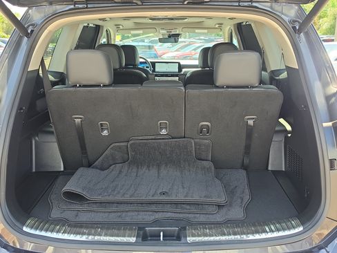Certified 2025 Kia Telluride SX w/ SX Captain's Chair Package FWD image 10