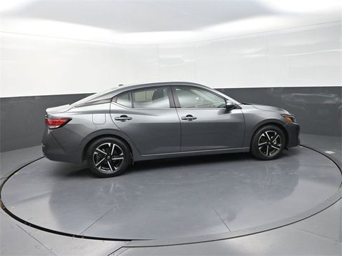 Used 2024 Nissan Sentra SV image 8