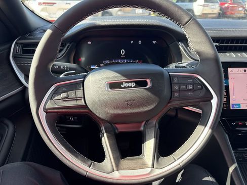 New 2026 Jeep Grand Cherokee Altitude AWD/4WD image 29