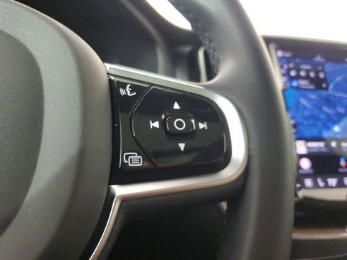 Used 2023 Volvo XC60 B5 Ultimate FWD image 28