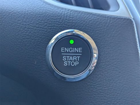 Used 2022 Ford Edge SEL image 21