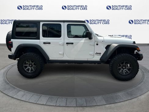 Used 2019 Jeep Wrangler Unlimited Rubicon AWD/4WD image 8
