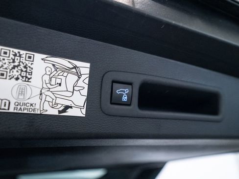 Certified 2022 Toyota Sienna Platinum image 48