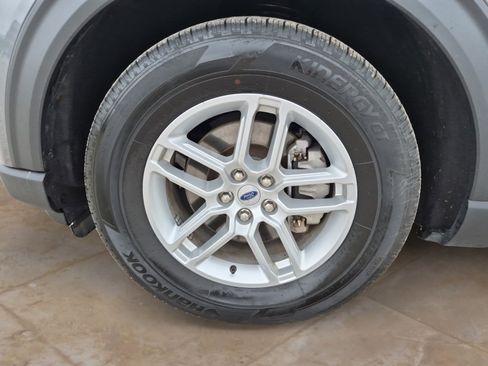 Used 2025 Ford Explorer Active RWD image 29