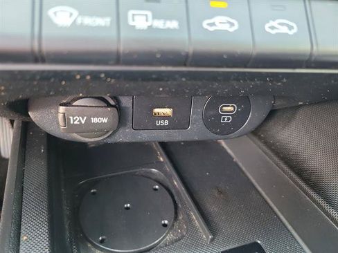 Used 2025 Hyundai Elantra SEL FWD image 14