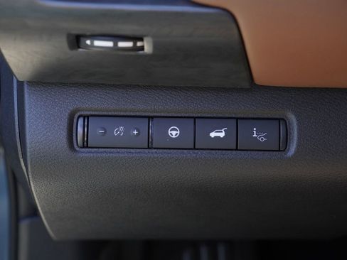 New 2026 Nissan Pathfinder Platinum image 10