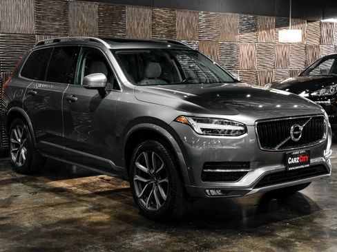 Used 2017 Volvo XC90 T6 Momentum w/ Convenience Package AWD/4WD image 3