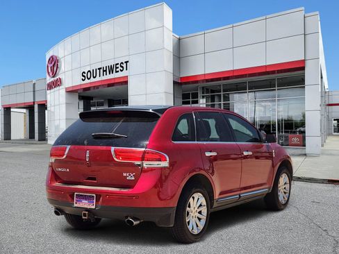 Used 2013 Lincoln MKX AWD image 5