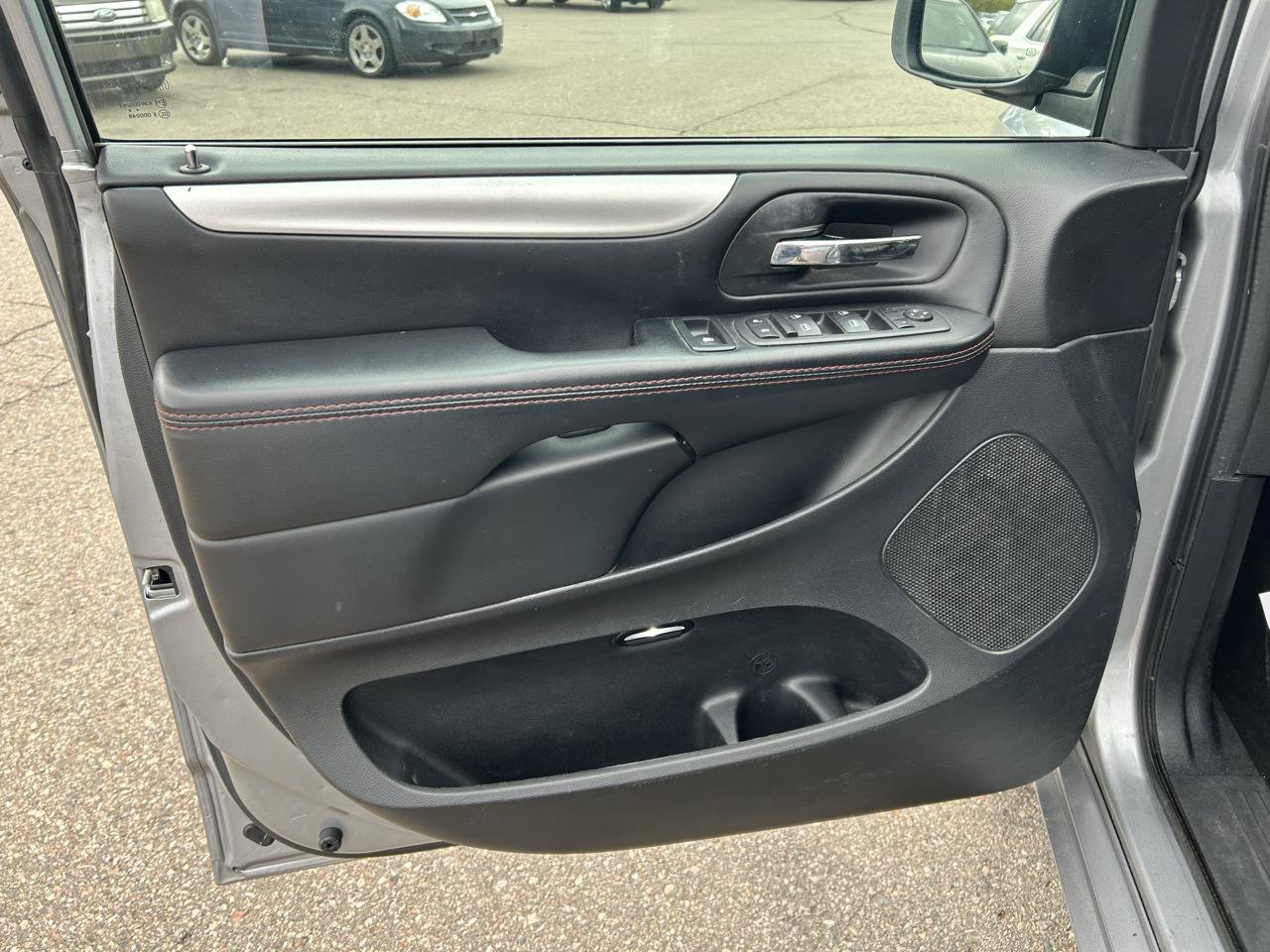 Used 2019 Dodge Grand Caravan GT FWD image 13
