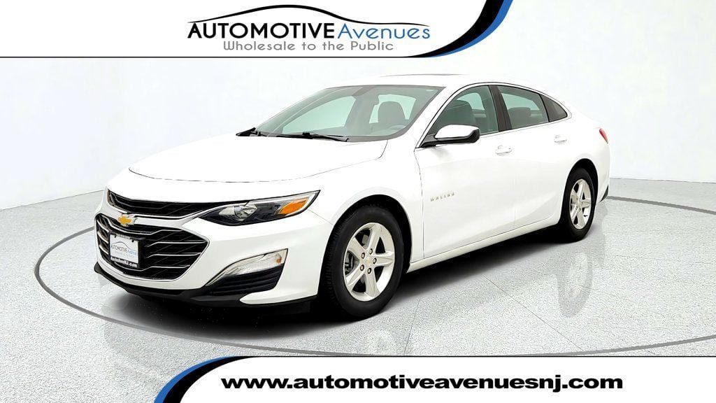 Used 2022 Chevrolet Malibu LS w/ Driver Confidence Package FWD image 1