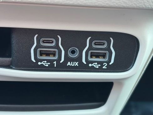 Used 2023 Chrysler Voyager LX FWD image 54