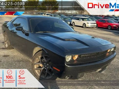 Used 2022 Dodge Challenger SXT w/ Blacktop Package image 1