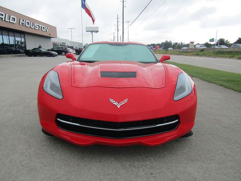 Used 2017 Chevrolet Corvette Stingray Coupe w/ 3LT Preferred Equipment Group RWD image 2