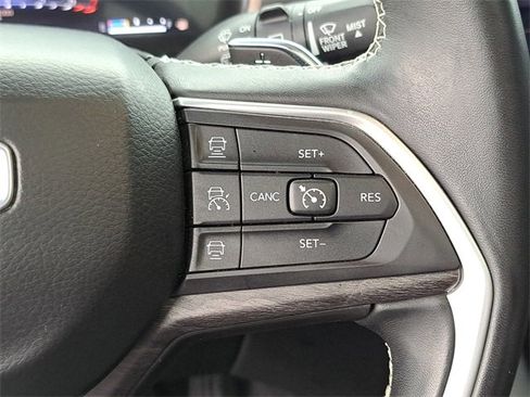 Used 2022 Jeep Grand Cherokee Limited image 26