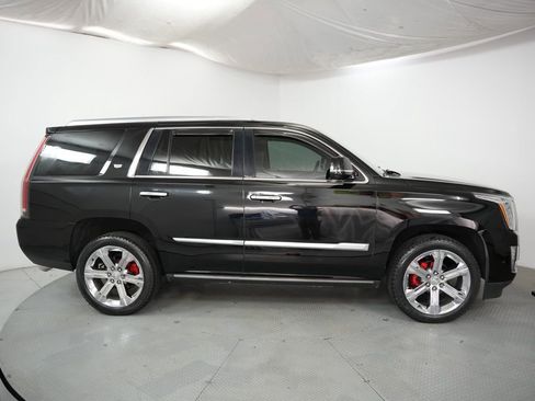 Used 2018 Cadillac Escalade Premium Luxury image 5