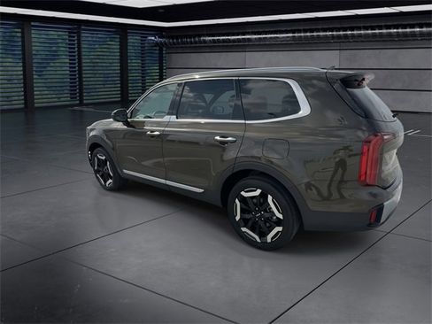 Used 2023 Kia Telluride S w/ S Sunroof Package image 6