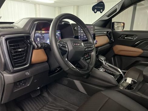 Used 2024 GMC Canyon AT4 w/ AT4 Premium Package AWD/4WD image 10