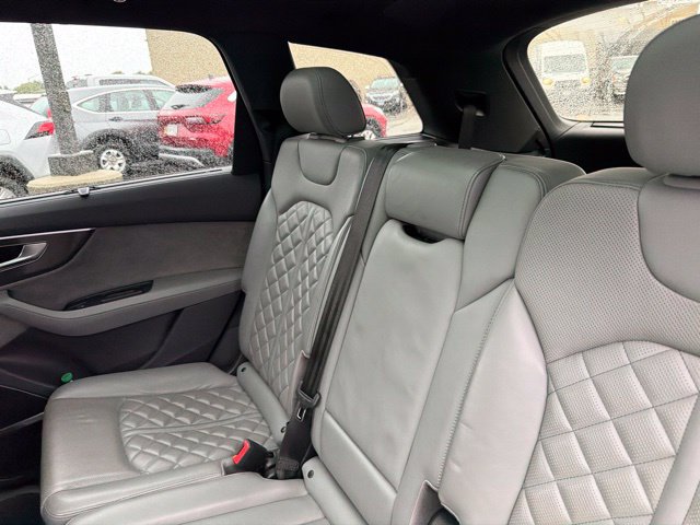 Used 2021 Audi SQ7 Premium Plus w/ Executive Package AWD/4WD image 7