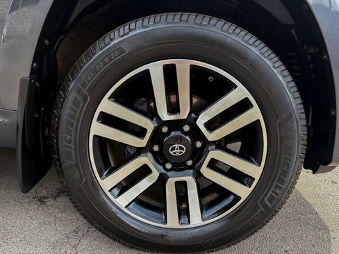 Used 2018 Toyota 4Runner Limited AWD/4WD image 20