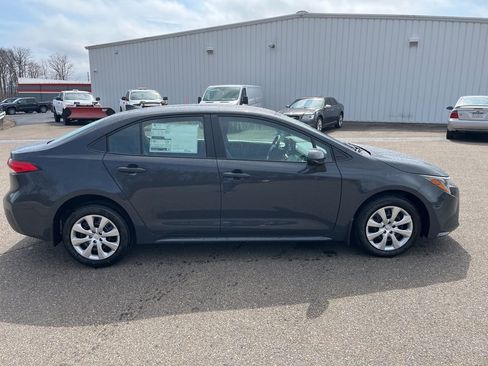 Used 2026 Toyota Corolla LE FWD image 8