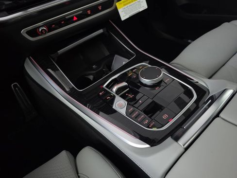 New 2026 BMW X5 xDrive40i w/ M Sport Package image 25