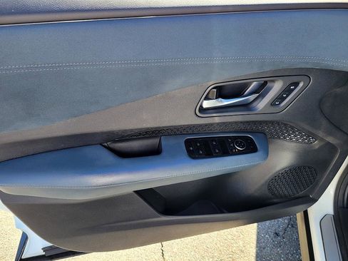 Used 2024 Nissan Ariya AWD image 9