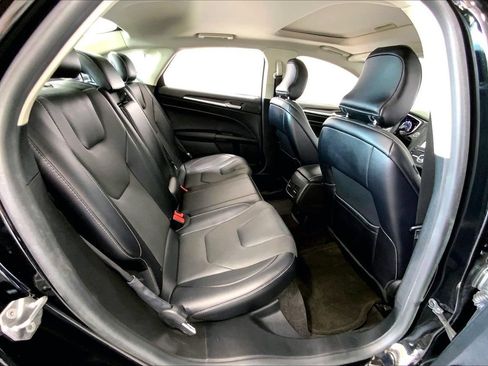 Used 2018 Ford Fusion Titanium FWD image 25
