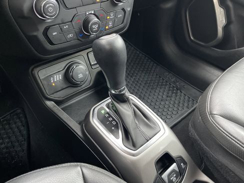 Used 2022 Jeep Renegade Limited image 20