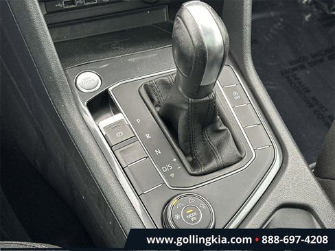 Used 2020 Volkswagen Tiguan SE w/ Panoramic Sunroof Package image 29