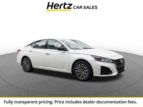 Used 2025 Nissan Altima 2.5 SV FWD image 1