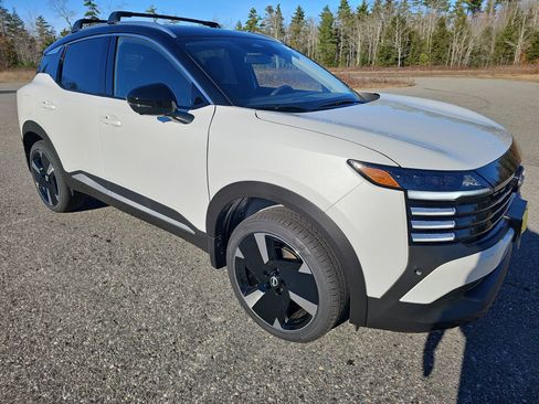 New 2026 Nissan Kicks SR w/ Cold Weather Package image 9