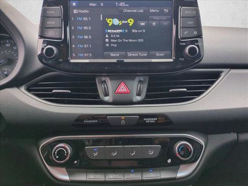 Used 2019 Hyundai Elantra GT image 10