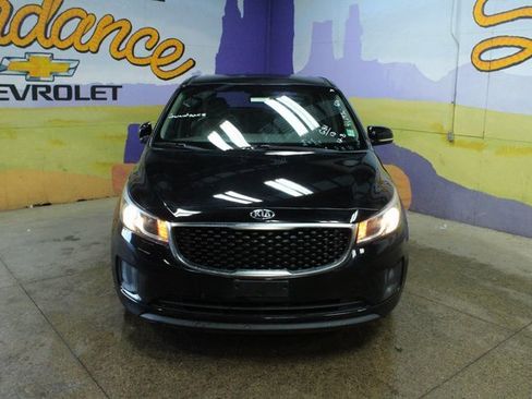 Used 2018 Kia Sedona L image 3