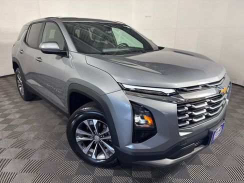 Used 2026 Chevrolet Equinox LT FWD image 2