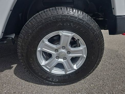 Used 2016 Jeep Wrangler Rubicon image 9