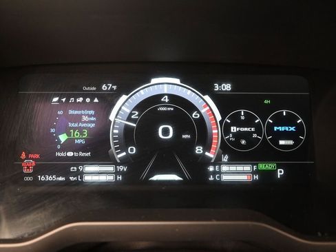Used 2025 Toyota Sequoia Capstone AWD/4WD image 24