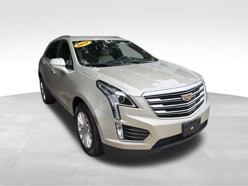 Used 2017 Cadillac XT5 FWD image 3