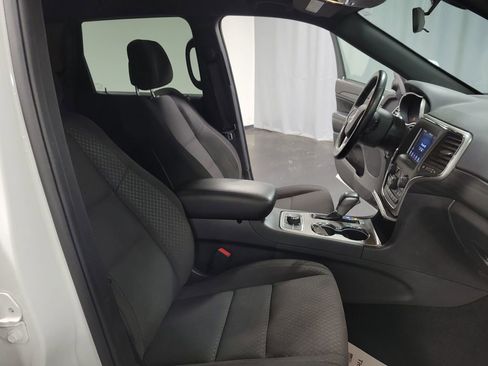 Used 2021 Jeep Grand Cherokee Laredo image 22