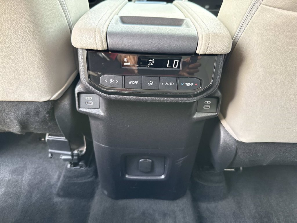 Used 2025 Toyota Grand Highlander FWD image 20
