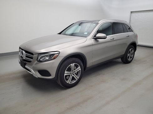 Used 2019 Mercedes-Benz GLC 300 4MATIC image 2