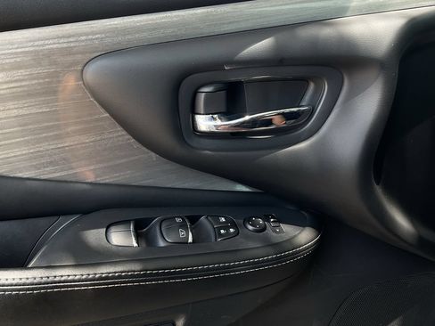 Used 2017 Nissan Murano Platinum w/ Platinum Technology Package FWD image 21