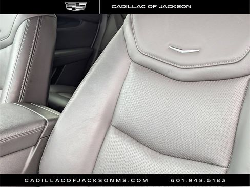 Used 2025 Cadillac XT5 Premium Luxury image 18