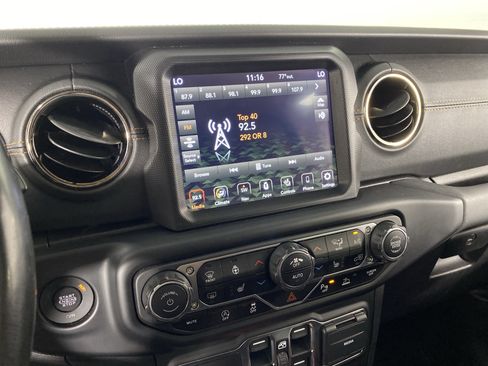 Used 2021 Jeep Gladiator Overland AWD/4WD image 28