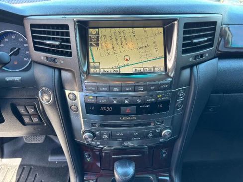 Used 2011 Lexus LX 570 4WD w/ Luxury Pkg image 14
