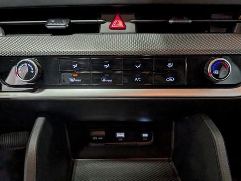 Used 2025 Kia Sportage LX image 20